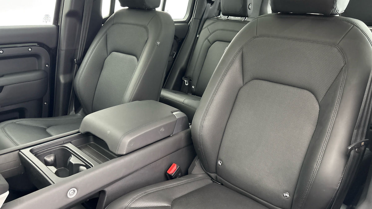 Used Land Rover Defender 110 2023 for sale - 75897752: Photo 7