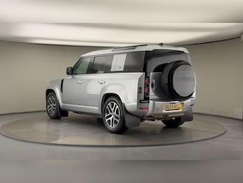 Used Land Rover Defender 110 2024 for sale - 78608011: Photo