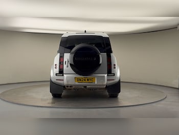 Used Land Rover Defender 110 2024 for sale - 78608011: Photo