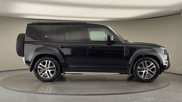 Used Land Rover Defender 110 2022 for sale - 76133334: Photo 16