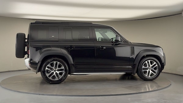 Used Land Rover Defender 110 2022 for sale - 76133334: Photo 37