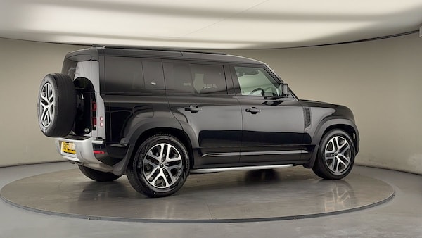 Used Land Rover Defender 110 2022 for sale - 76133334: Photo 38