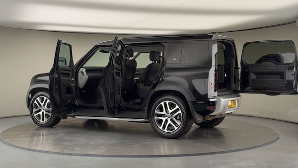 Used Land Rover Defender 110 2022 for sale - 76133334: Photo 45