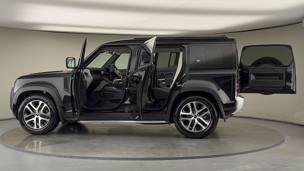 Used Land Rover Defender 110 2022 for sale - 76133334: Photo 46