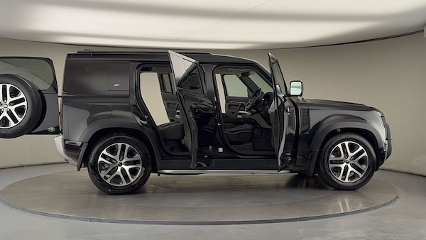 Used Land Rover Defender 110 2022 for sale - 76133334: Photo 56