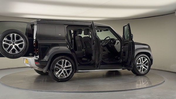 Used Land Rover Defender 110 2022 for sale - 76133334: Photo 57