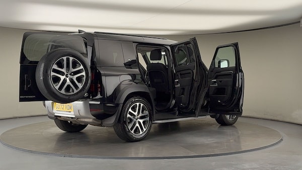 Used Land Rover Defender 110 2022 for sale - 76133334: Photo 58