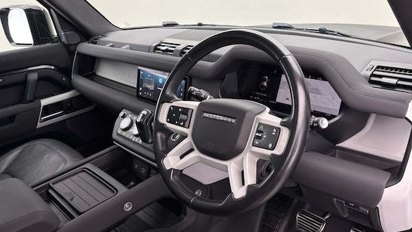 Used Land Rover Defender 110 2022 for sale - 76133334: Photo 5