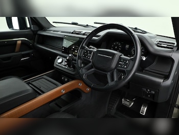 Used Land Rover Defender 110 2023 for sale - 75207497: Photo