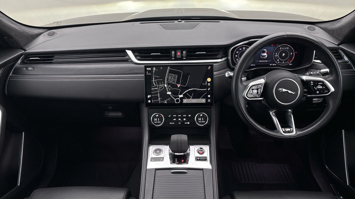 Used Jaguar F-Pace 2021 for sale - 76323897: Photo 12