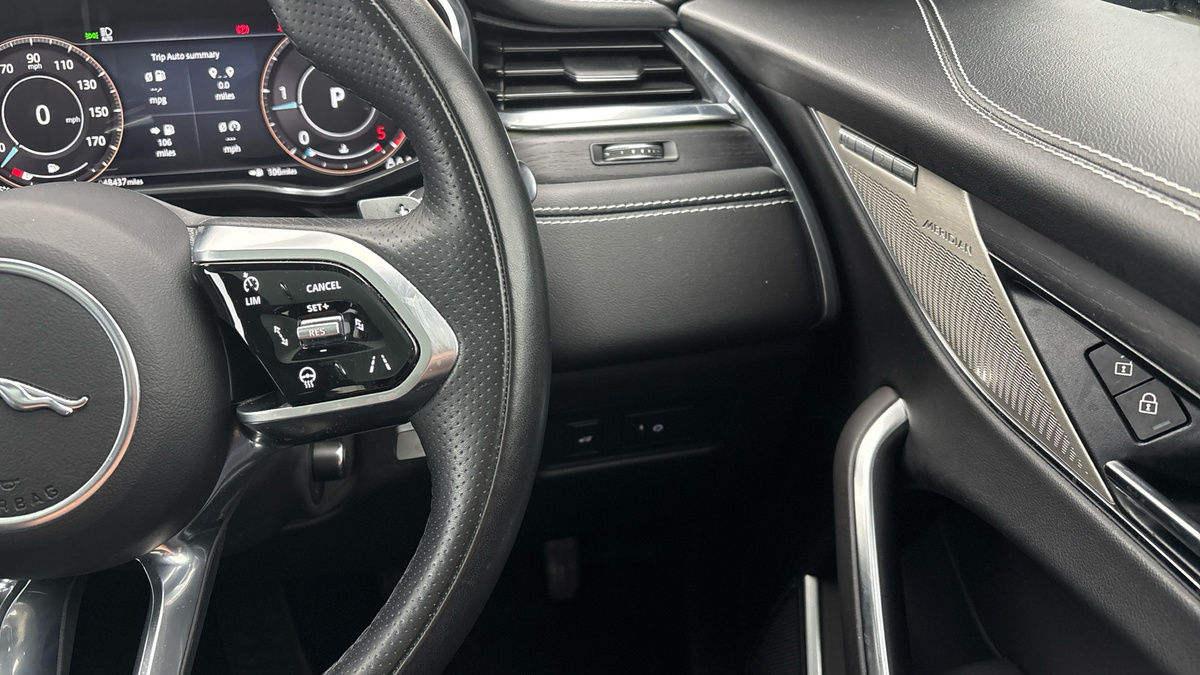 Used Jaguar F-Pace 2021 for sale - 76323897: Photo 14