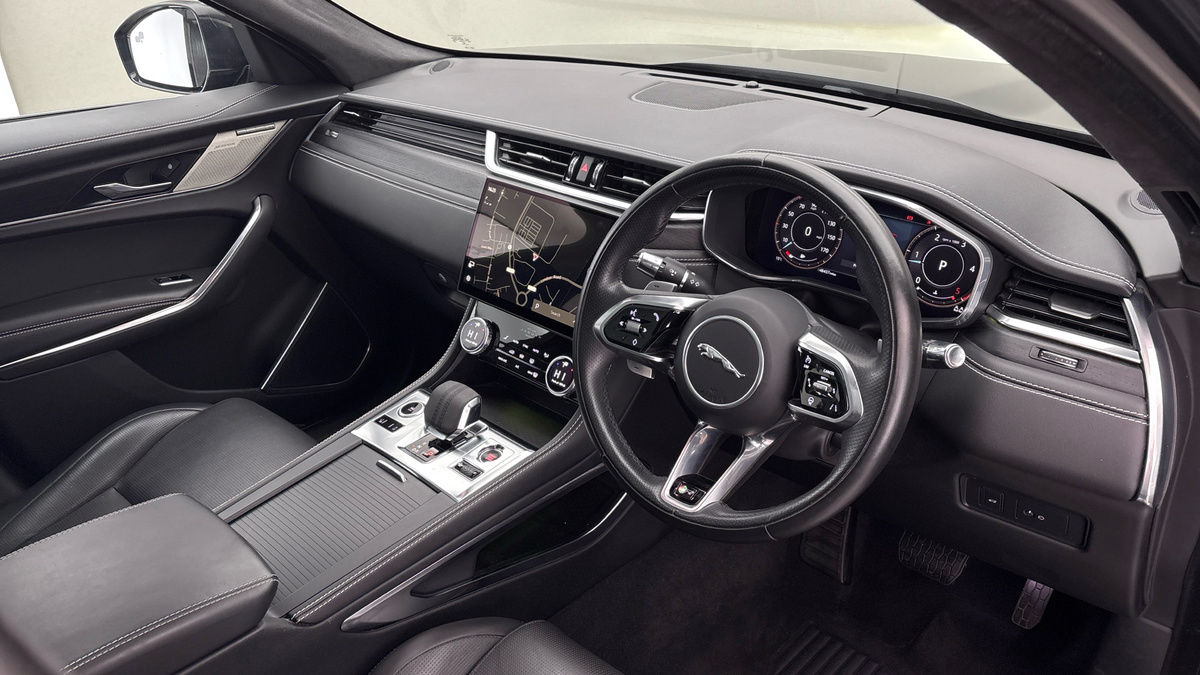 Used Jaguar F-Pace 2021 for sale - 76323897: Photo 5