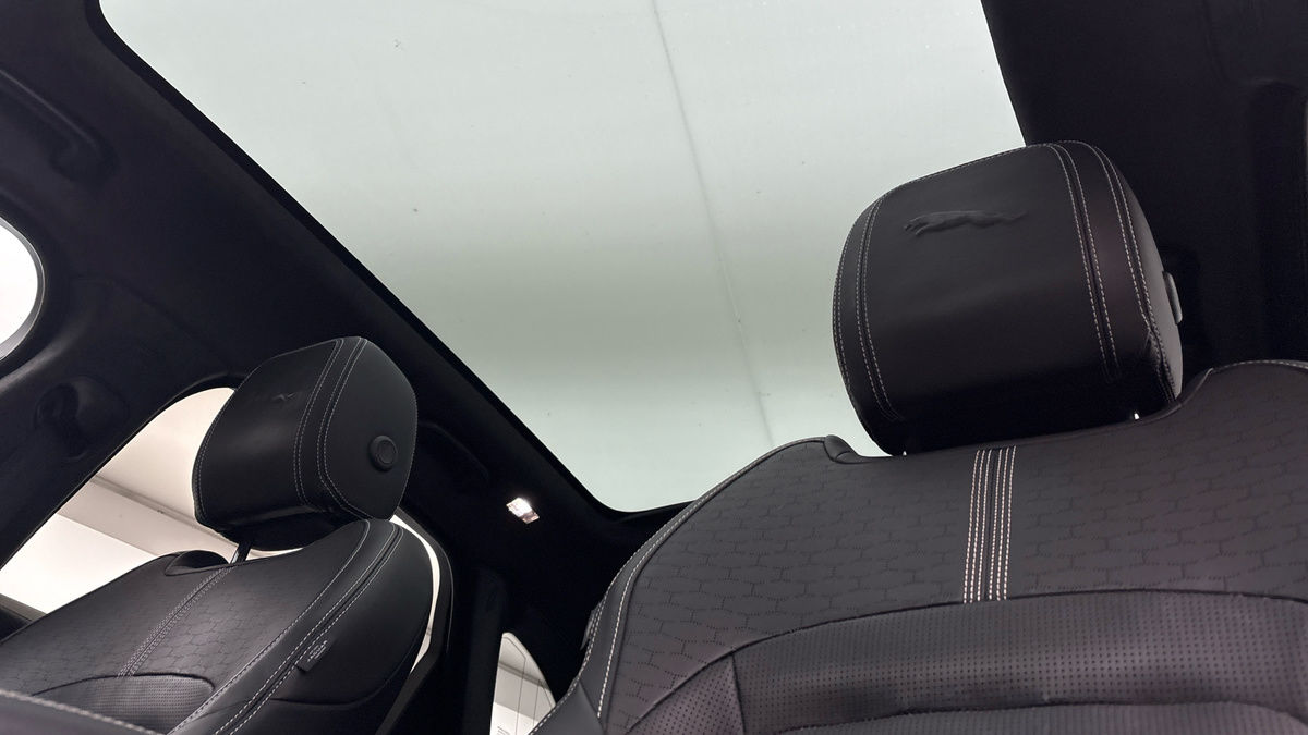 Used Jaguar F-Pace 2021 for sale - 76323897: Photo 6