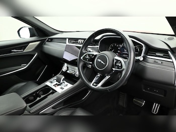 Used Jaguar F-Pace 2022 for sale - 75528779: Photo