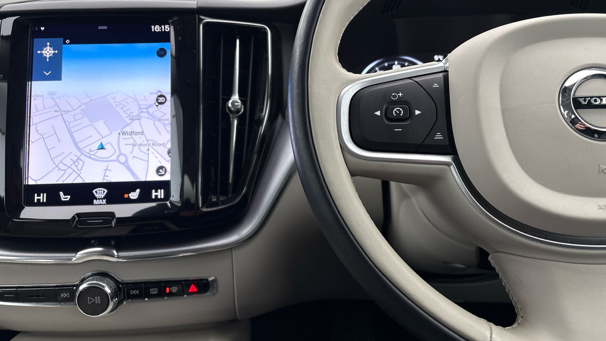 Used Volvo XC60 2021 for sale - 77118327: Photo 13