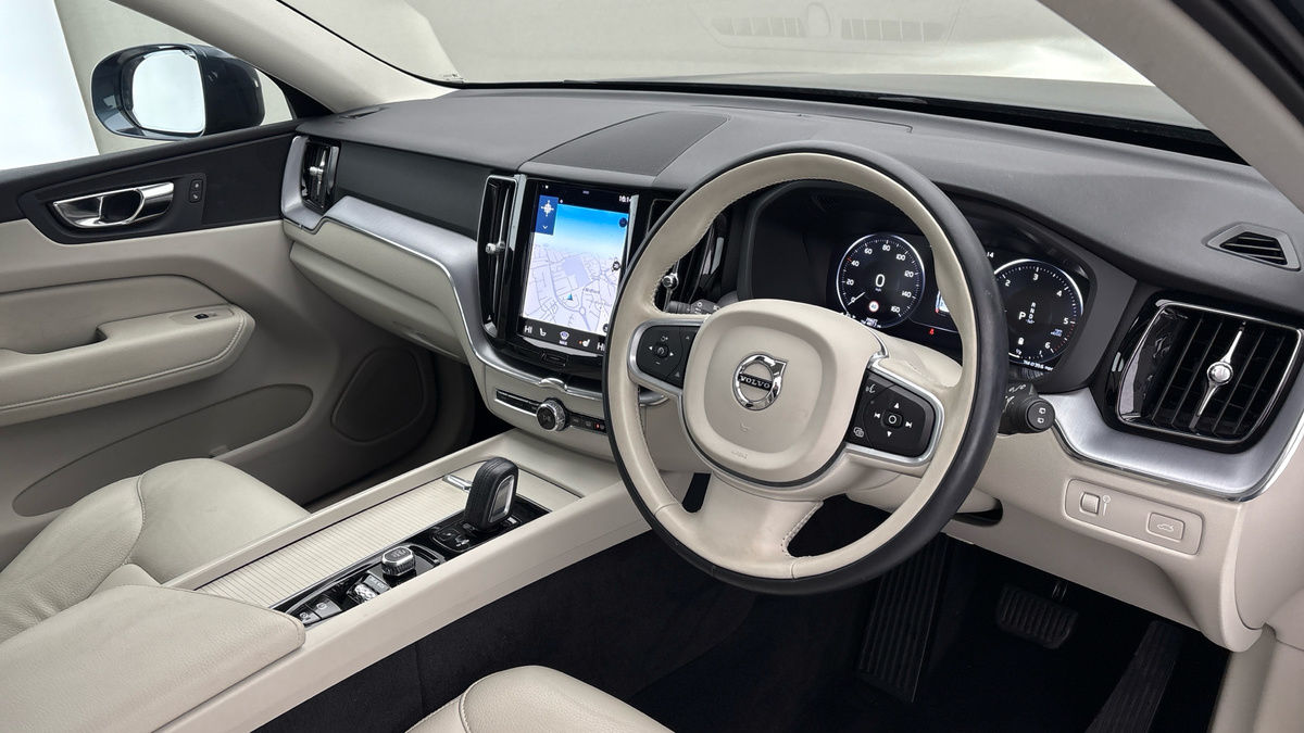 Used Volvo XC60 2021 for sale - 77118327: Photo 5