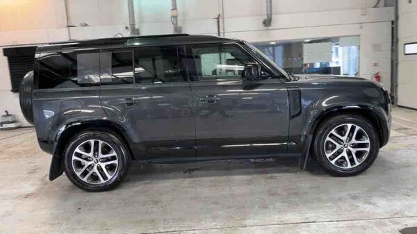 Used Land Rover Defender 110 2023 for sale - 74320260: Photo 100