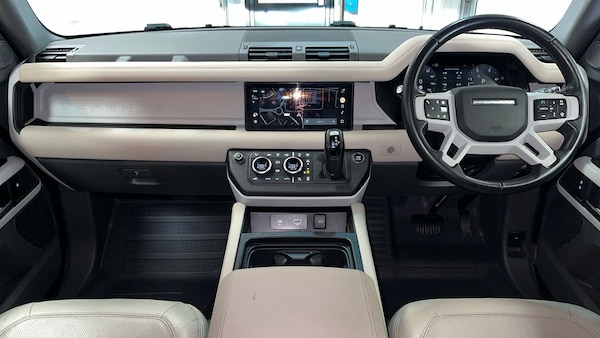 Used Land Rover Defender 110 2023 for sale - 74320260: Photo 12