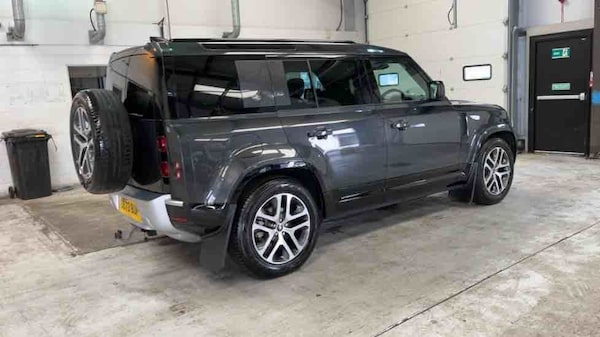 Used Land Rover Defender 110 2023 for sale - 74320260: Photo 67