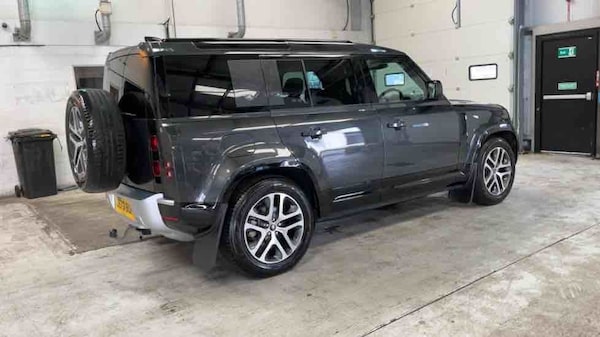 Used Land Rover Defender 110 2023 for sale - 74320260: Photo 68