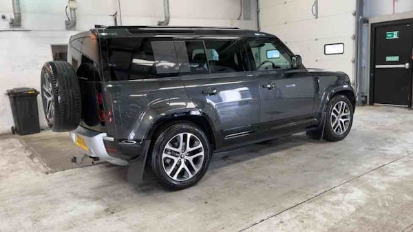 Used Land Rover Defender 110 2023 for sale - 74320260: Photo 69