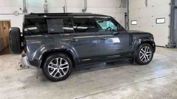 Used Land Rover Defender 110 2023 for sale - 74320260: Photo 80