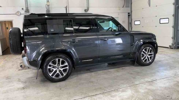 Used Land Rover Defender 110 2023 for sale - 74320260: Photo 81
