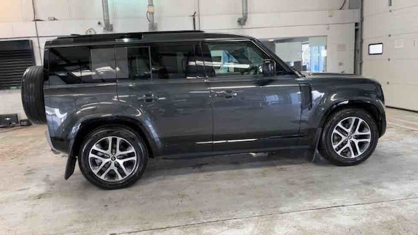 Used Land Rover Defender 110 2023 for sale - 74320260: Photo 93