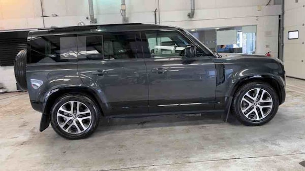 Used Land Rover Defender 110 2023 for sale - 74320260: Photo 97
