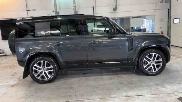 Used Land Rover Defender 110 2023 for sale - 74320260: Photo 98