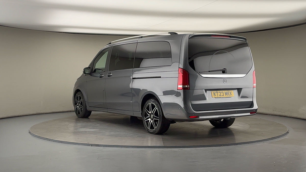 Used Mercedes-Benz V-Class 2023 for sale - 76224277: Photo 2