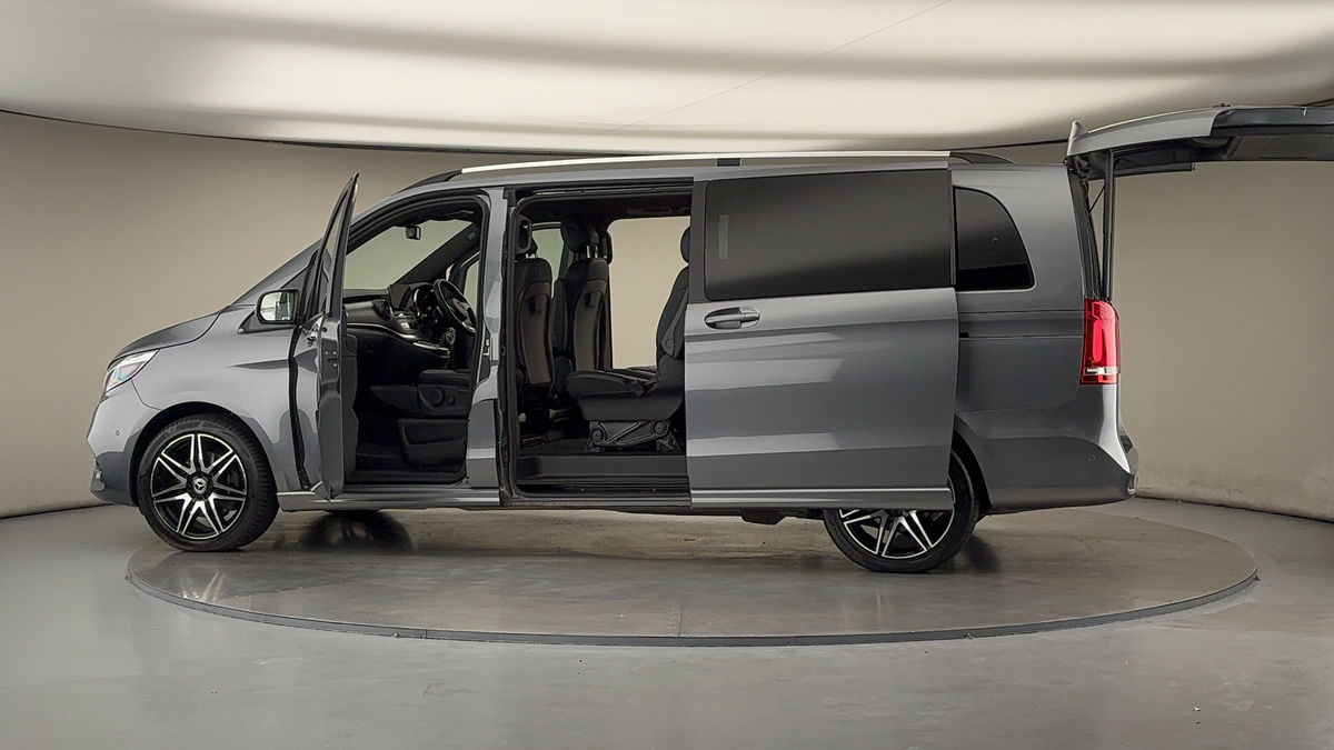 Used Mercedes-Benz V-Class 2023 for sale - 76224277: Photo 46