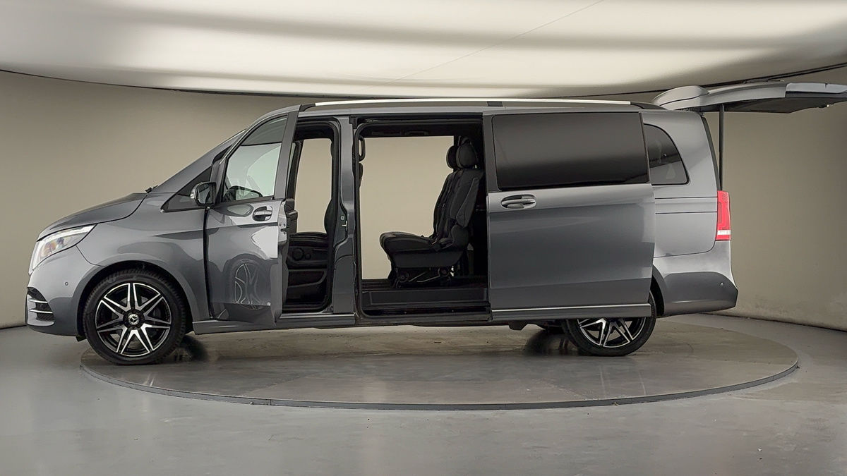 Used Mercedes-Benz V-Class 2023 for sale - 76224277: Photo 47