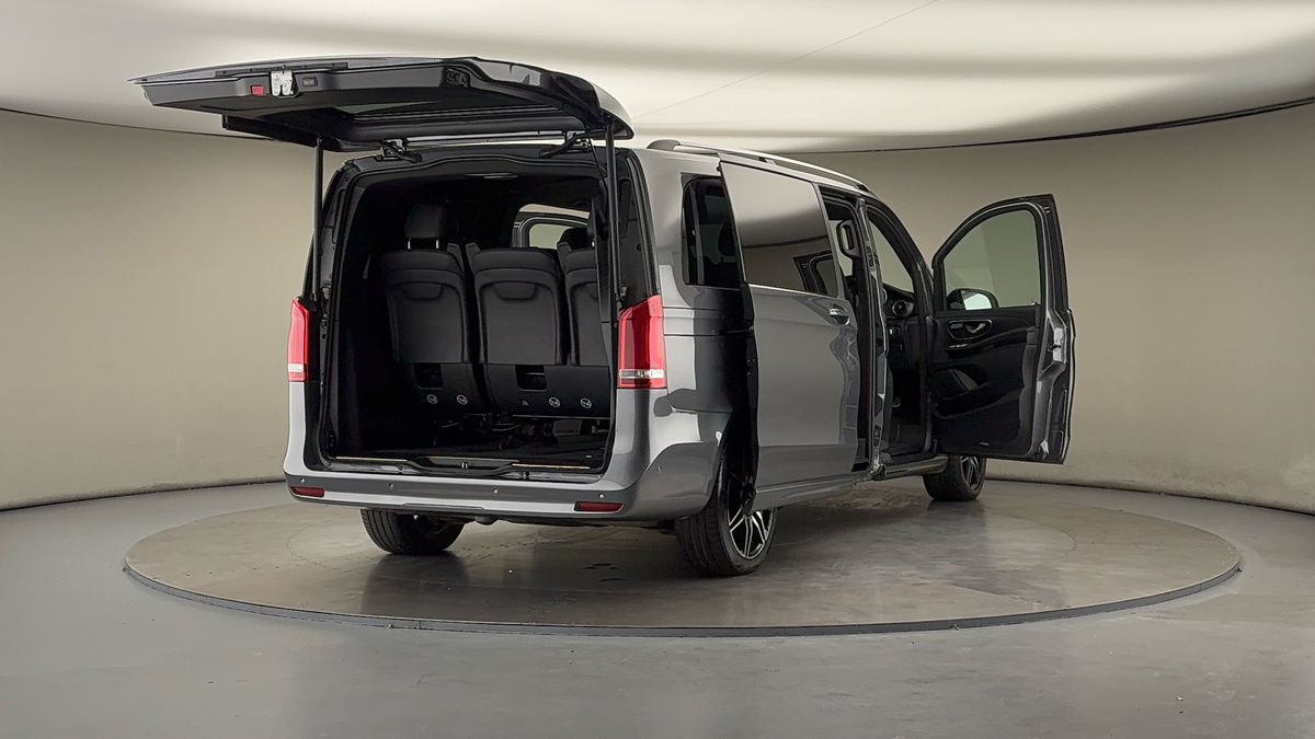 Used Mercedes-Benz V-Class 2023 for sale - 76224277: Photo 59