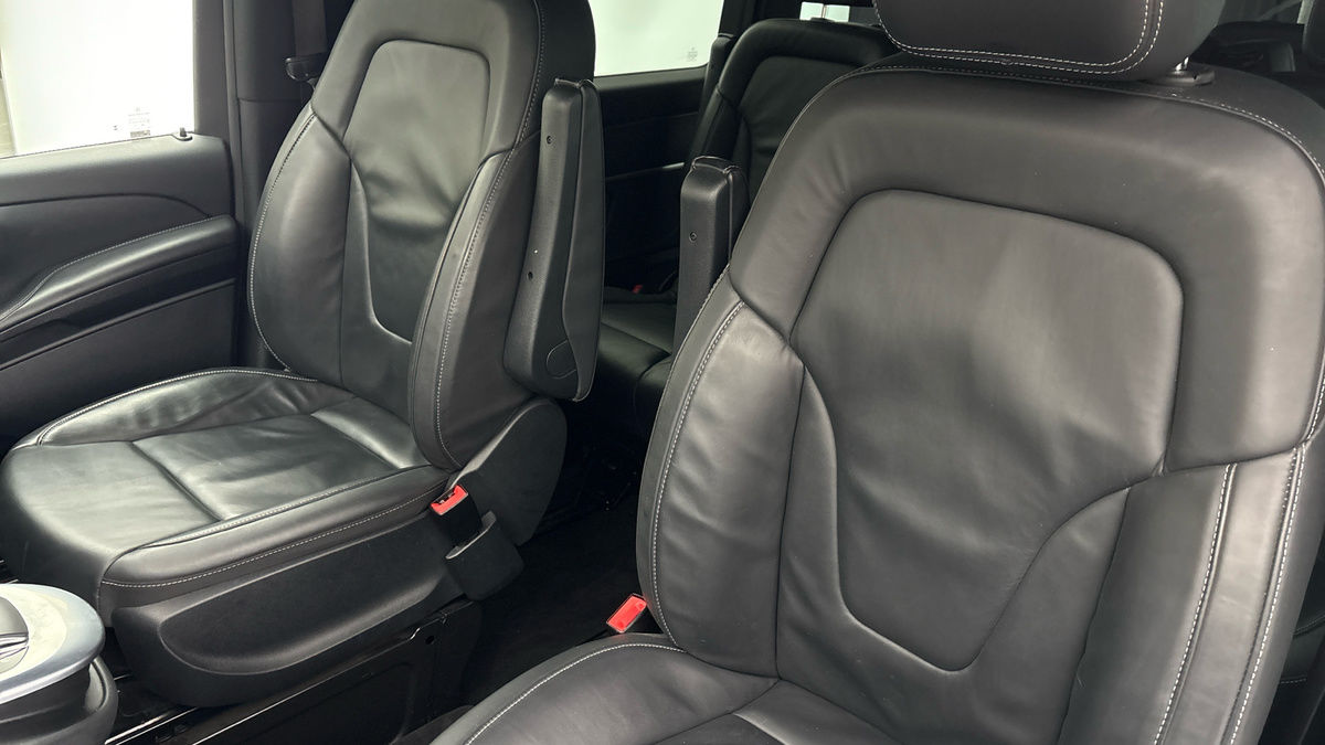 Used Mercedes-Benz V-Class 2023 for sale - 76224277: Photo 7