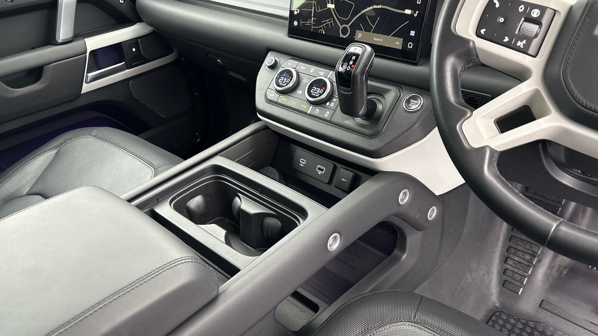 Used Land Rover Defender 90 2024 for sale - 76455045: Photo 18