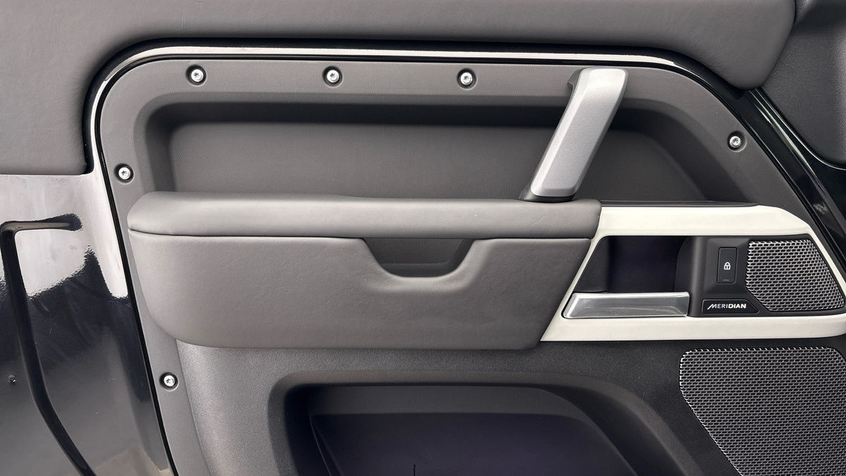 Used Land Rover Defender 90 2024 for sale - 76455045: Photo 19