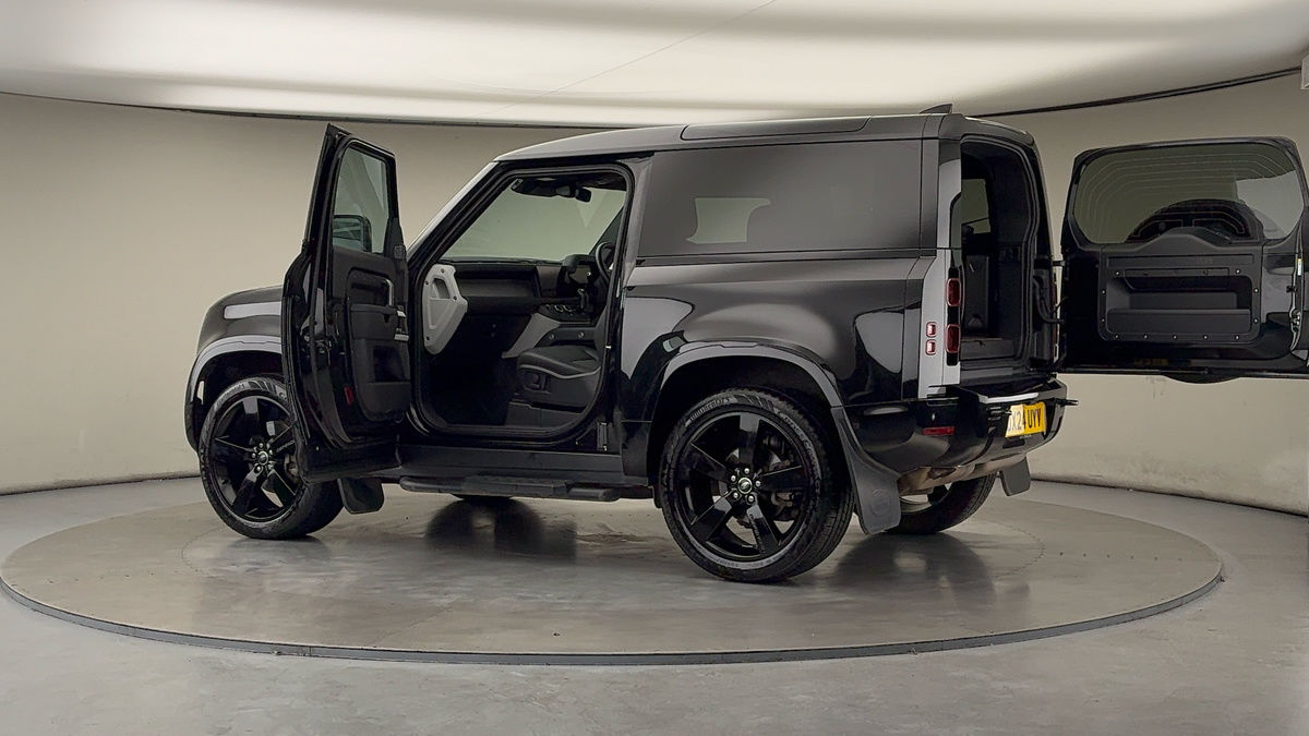 Used Land Rover Defender 90 2024 for sale - 76455045: Photo 45