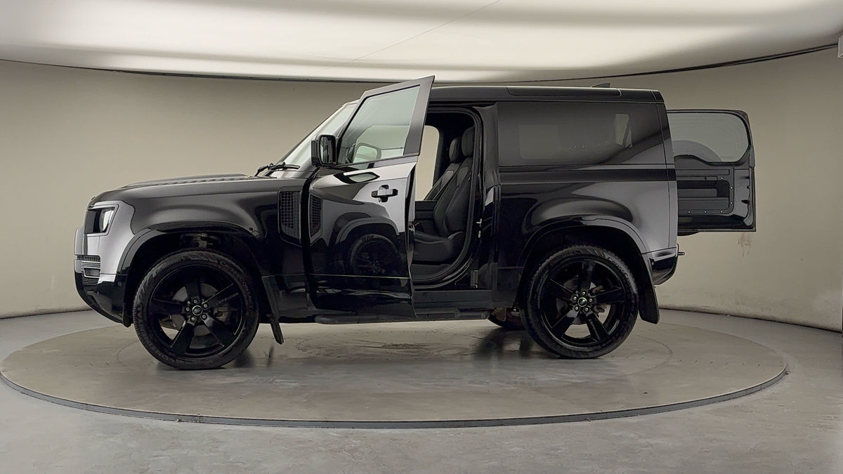 Used Land Rover Defender 90 2024 for sale - 76455045: Photo 47