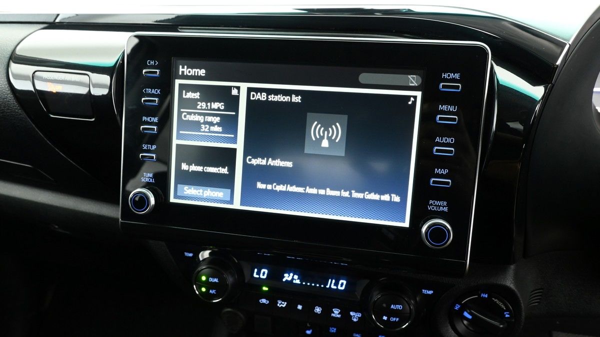 Used Toyota Hilux 2024 for sale - 75398540: Photo 11