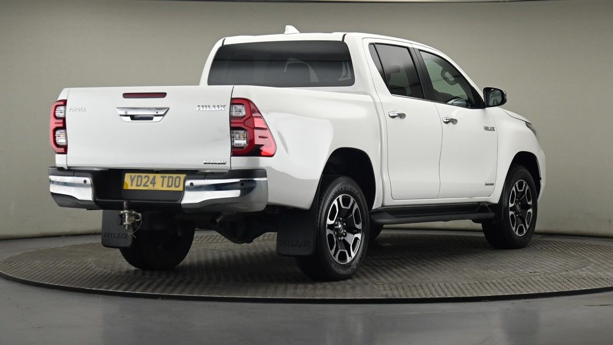 Used Toyota Hilux 2024 for sale - 75398540: Photo 26