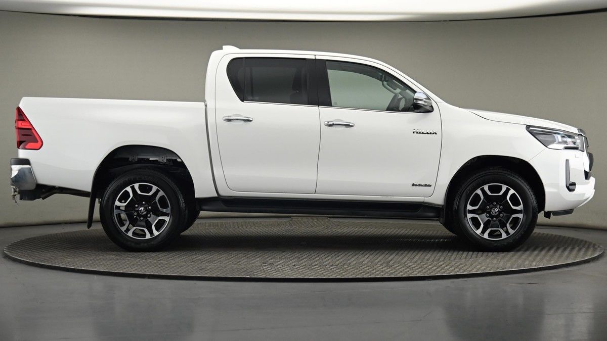 Used Toyota Hilux 2024 for sale - 75398540: Photo 27