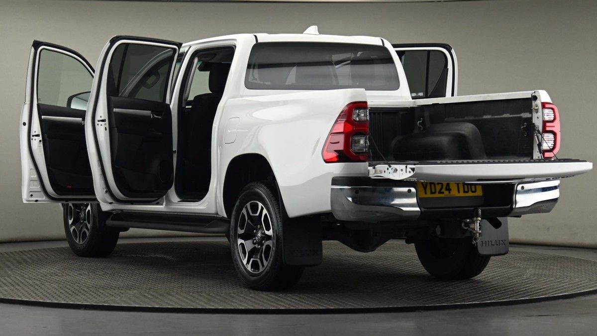 Used Toyota Hilux 2024 for sale - 75398540: Photo 29