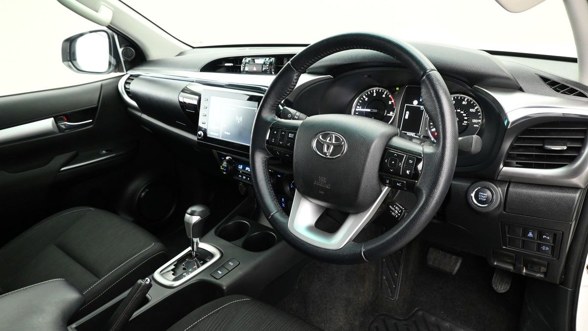 Used Toyota Hilux 2024 for sale - 75398540: Photo 3