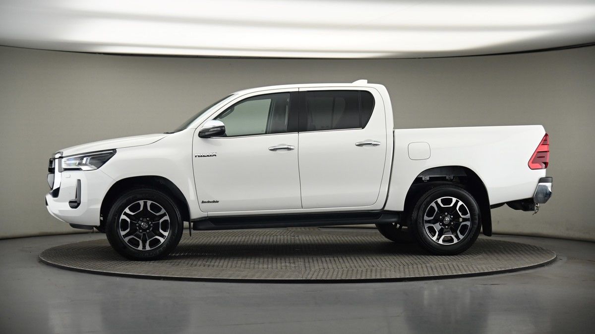 Used Toyota Hilux 2024 for sale - 75398540: Photo 35