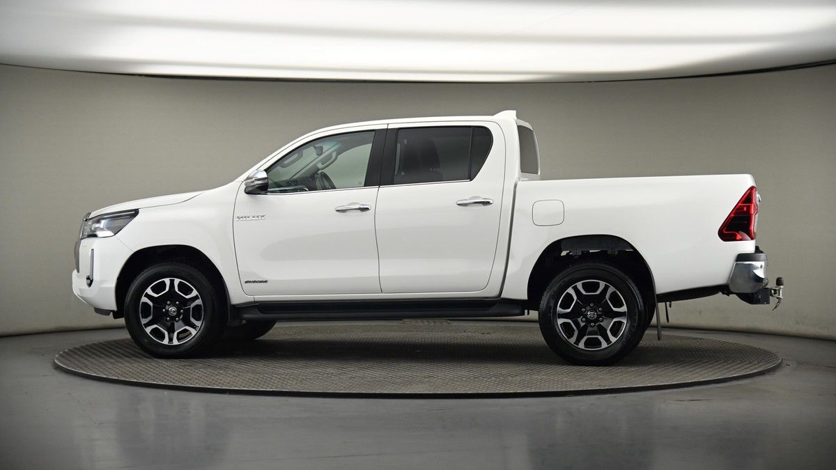 Used Toyota Hilux 2024 for sale - 75398540: Photo 36