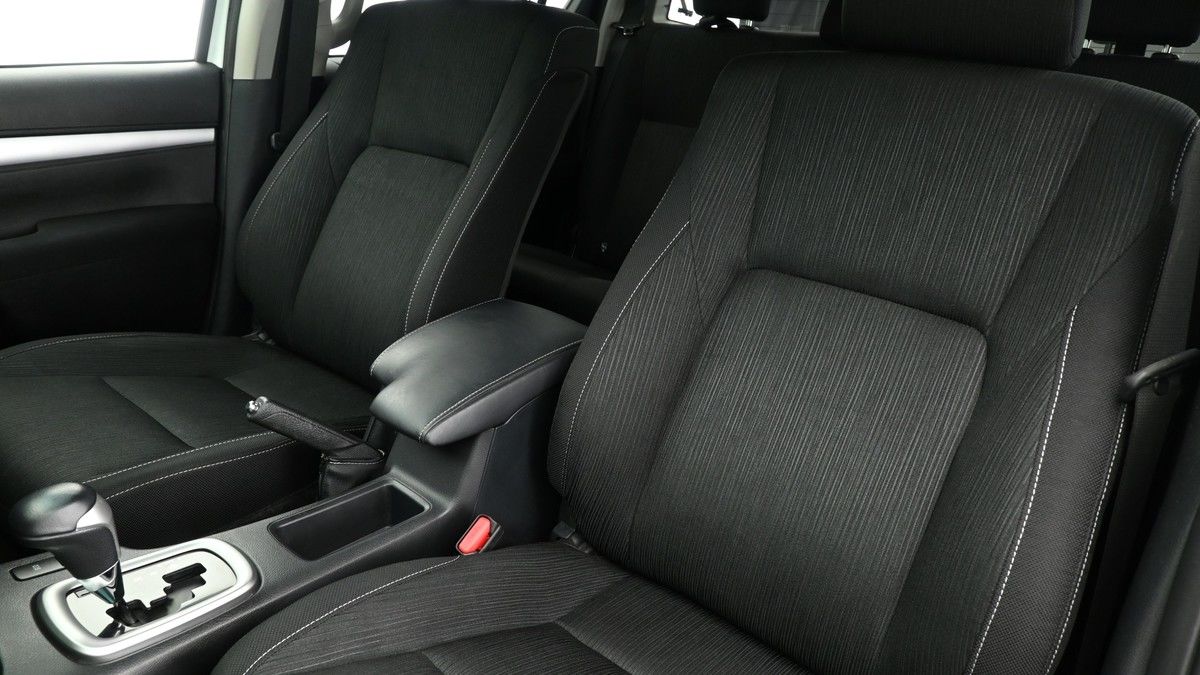 Used Toyota Hilux 2024 for sale - 75398540: Photo 4