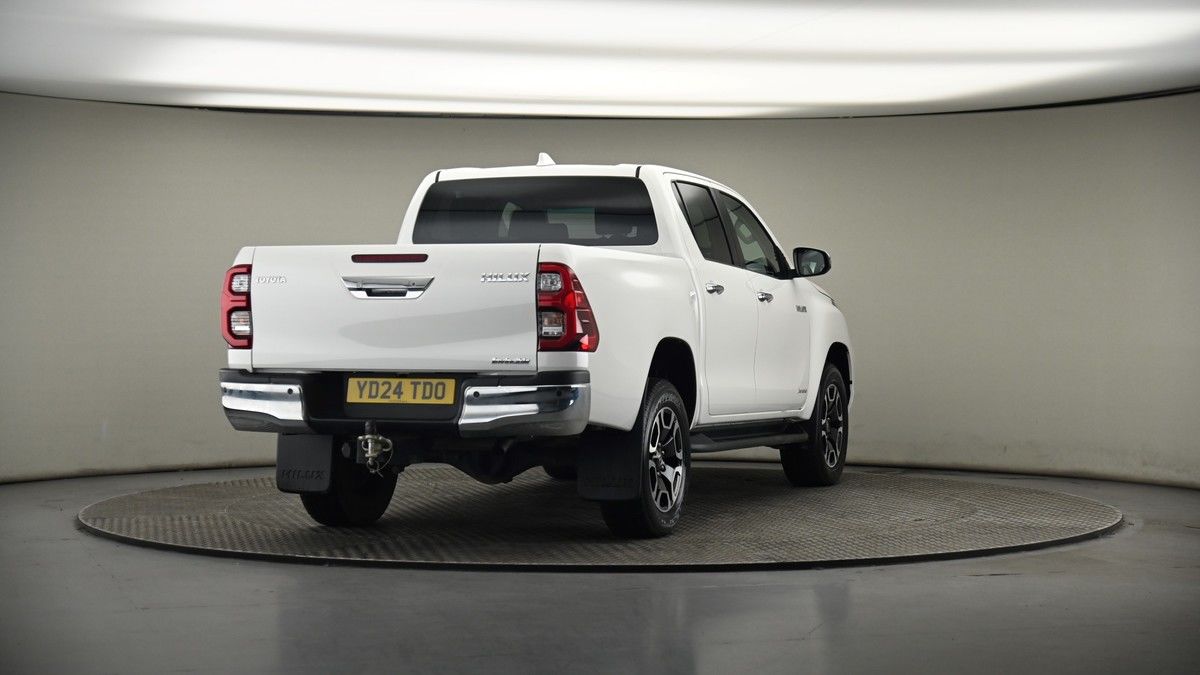 Used Toyota Hilux 2024 for sale - 75398540: Photo 40
