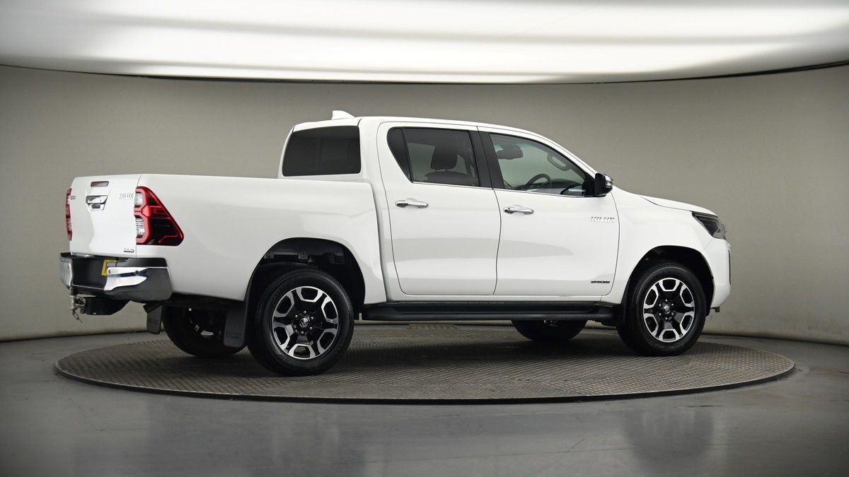 Used Toyota Hilux 2024 for sale - 75398540: Photo 41