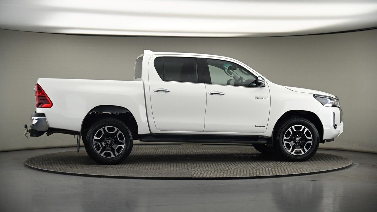 Used Toyota Hilux 2024 for sale - 75398540: Photo 42